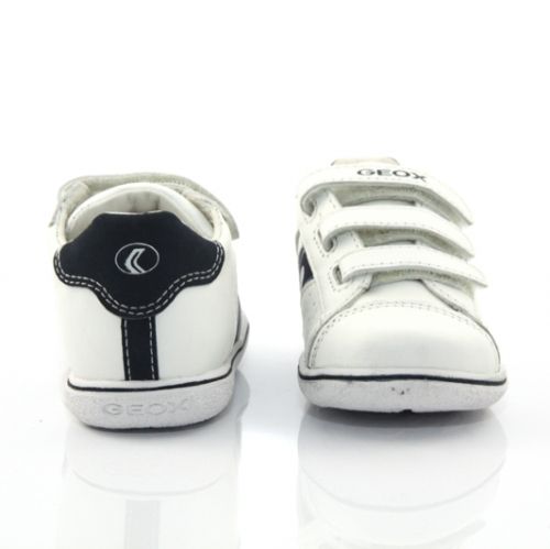 Дишащи Бебешки обувки GEOX B2237B 00043 C0006 - бели със синьо