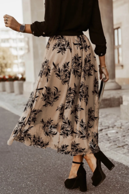 Ефектна дамска дълга пола с флорален принт, Бежова
