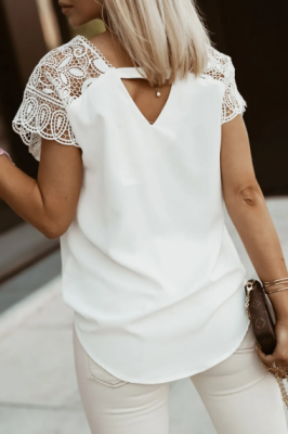 Дамска блуза с  къс ръкав и елегантна бродерия, Бяла